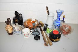 MIXED LOT VARIOUS ITEMS TO INCLUDE FANS, CARNIVAL GLASS, DECORATED TEA WARES, ORIENTAL BOWLS ETC