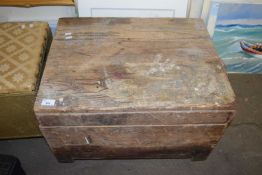 LARGE WOODEN TOOL CHEST CONTAINING ASSORTED VINTAGE WOODWORKING TOOLS