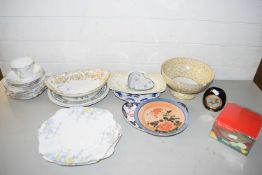 MIXED LOT OF DECORATED CERAMICS, TEA WARES ETC