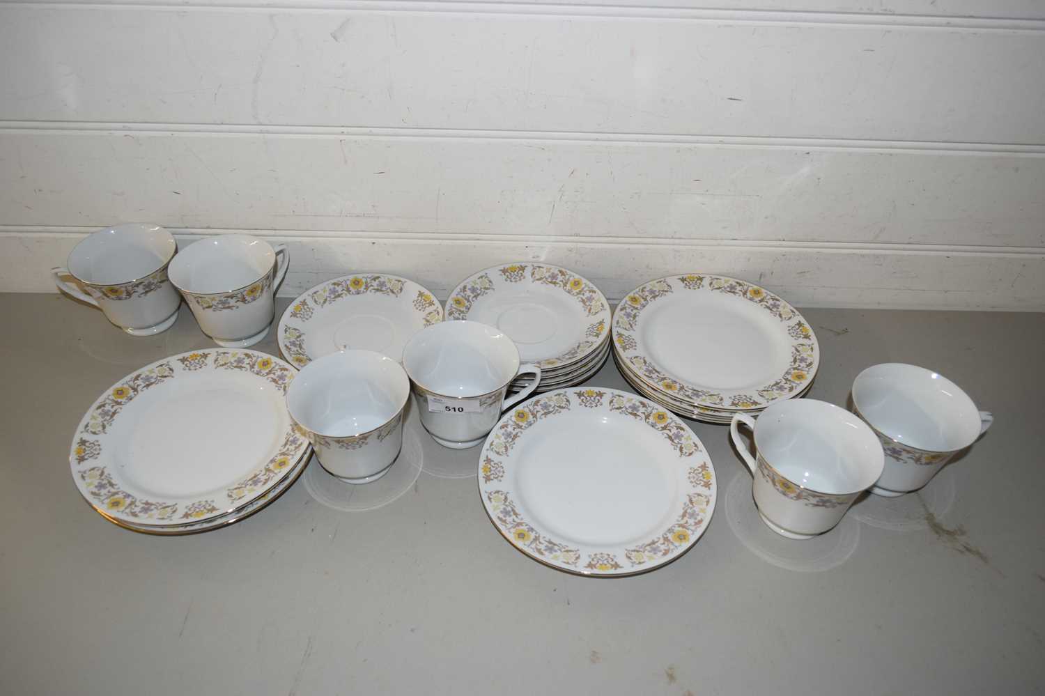 MODERN CHINESE FLORAL DECORATED TEA SET