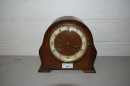 EARLY 20TH CENTURY OAK CASED MANTEL CLOCK