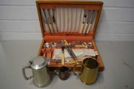 CASE OF SILVER PLATED CUTLERY TOGETHER WITH TWO METAL TANKARDS AND A FURTHER SMALL JUG