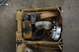 BOX VARIOUS MIXED SUNDRIES TO INCLUDE VINTAGE CAR SPEEDOMETER AND OTHER ITEMS