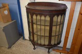 EDWARDIAN MAHOGANY BOW FRONT CHINA DISPLAY CABINET, 105CM WIDE