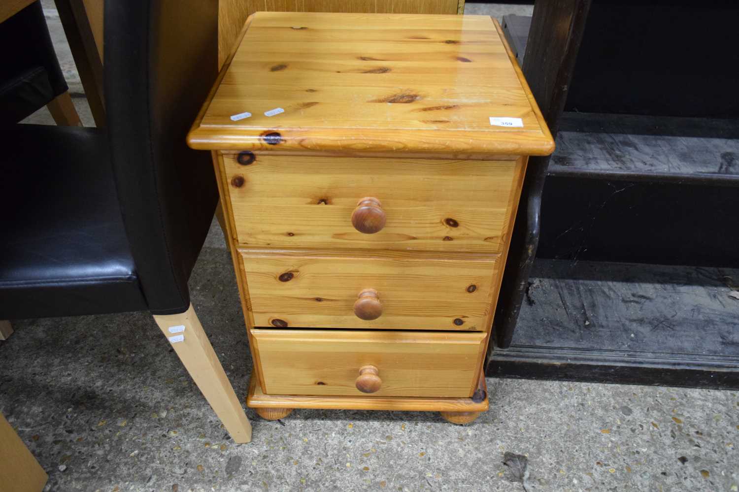 MODERN PINE THREE DRAWER BEDSIDE CABINET, 44CM WIDE