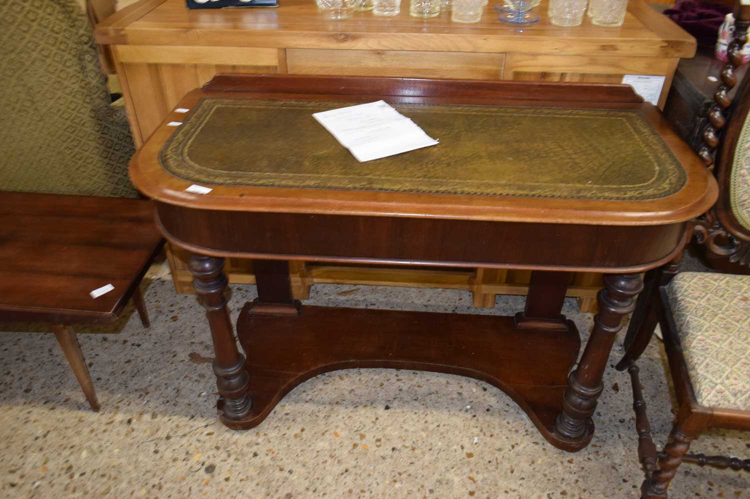 VICTORIAN MAHOGANY LEATHER TOPPED WRITING TABLE ON TURNED LEGS, 106CM WIDE