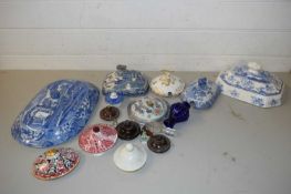 MIXED LOT VARIOUS 19TH CENTURY TUREEN LIDS, CHINESE VASE LID, AND OTHER ITEMS