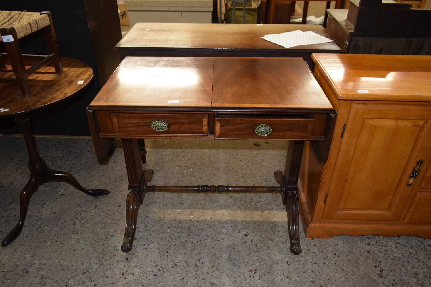 MODERN LIGHTWOOD SIDEBOARD WITH TWO DOORS AND THREE DRAWERS, 127CM WIDE