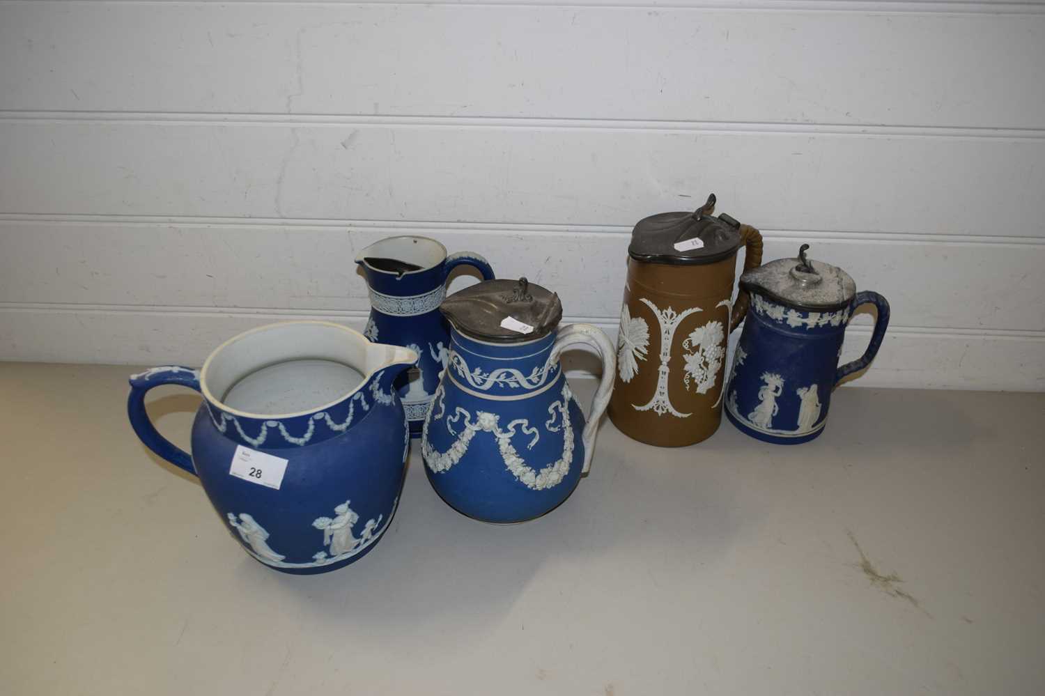 MIXED LOT VARIOUS JASPERWARE JUGS TO INCLUDE PEWTER LIDDED EXAMPLES (5)