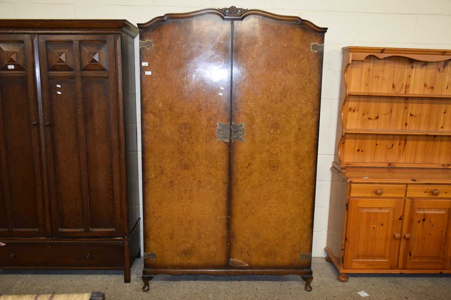 LARGE EARLY 20TH CENTURY BURR WALNUT VENEERED DOUBLE DOOR WARDROBE, 200CM HIGH