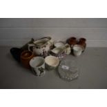 MIXED LOT VARIOUS 19TH CENTURY AND LATER WARES TO INCLUDE TEA CUPS, LUSTRE DECORATED JUG, VARIOUS