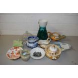 MIXED LOT OF CERAMICS AND GLASS TO INCLUDE BURLEIGH WARE OIL LAMP, 19TH CENTURY COVERED SUCRIER,