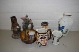 MIXED LOT VARIOUS CERAMICS TO INCLUDE FRANKLIN PORCELAIN BIRD DECORATED VASE, VARIOUS DECORATED