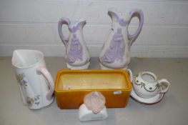 MIXED LOT TO INCLUDE A SHELLEY WILD FLOWERS PATTERN JUG, VICTORIAN MAUVE JASPERWARE TYPE JUG IN