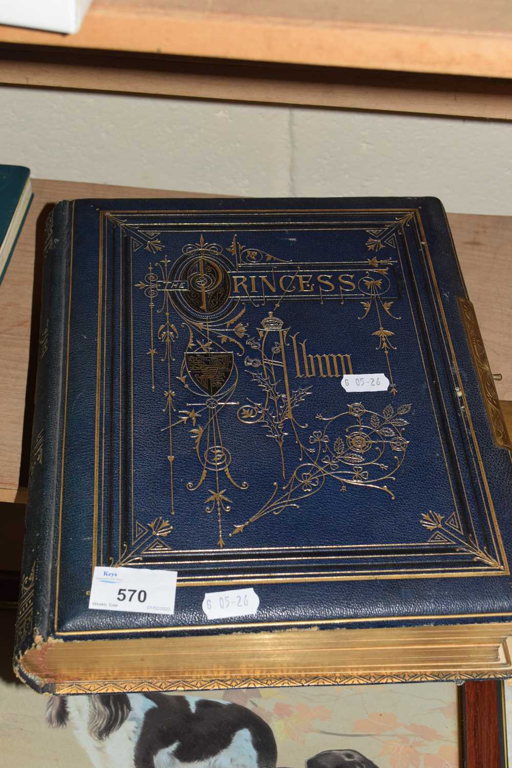 VICTORIAN PHOTOGRAPH ALBUM (ALMOST EMPTY)