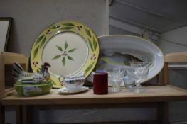 MIXED LOT DECORATED PLATES, REPRODUCTION STAFFORDSHIRE EGG CROCK, MEASURING GLASS AND OTHER ITEMS
