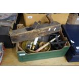 BOX OF MIXED ITEMS TO INCLUDE WOOD PLANE, KITCHEN SCALES ETC