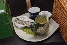 MIXED LOT OF CERAMICS TO INCLUDE DECORATED TRAY