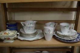 MIXED LOT ROYAL VALE COLCLOUGH TEA WARES, GRAYS POTTERY VASE AND OTHER ITEMS