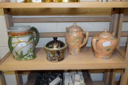 MIXED LOT COMPRISING KENSINGTON COFFEE POT AND HOT WATER JUG, MAJOLICA STYLE JUG WITH FROG