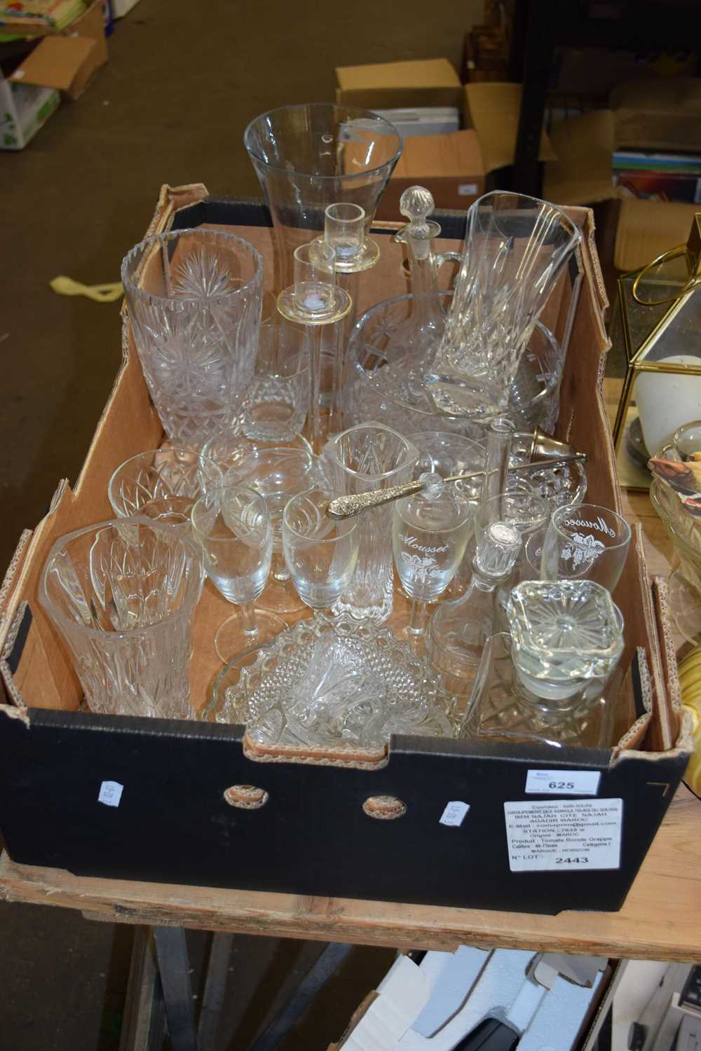 BOX VARIOUS CLEAR DRINKING GLASSES, VASES, BOWLS ETC