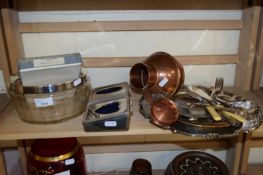 MIXED LOT VARIOUS SILVER PLATED WARES TO INCLUDE CUTLERY, PICTURE FRAME PLUS FURTHER COPPER JUG