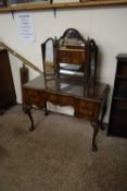 REPRODUCTION WALNUT VENEERED DRESSING TABLE WITH TRIPLE MIRRORED BACK AND THREE DRAWERS