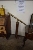 20TH CENTURY BRASS TELESCOPE AND TRIPOD STAND (NO MAKERS MARKS TO TELESCOPE)