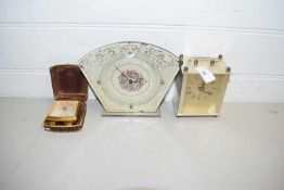 MIXED LOT: THREE SMALL CLOCKS