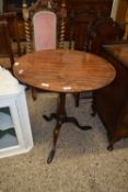 GEORGIAN STYLE TILT TOP TABLE WITH BIRDCAGE SUPPORT OVER A TURNED COLUMN AND TRIPOD BASE, TOP 58CM