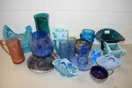 MIXED LOT VARIOUS COLOURED GLASS WARES TO INCLUDE PRESSED GLASS ITEMS, PEARLINE GLASS, VASES,