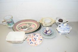 MIXED LOT VARIOUS CERAMICS TO INCLUDE 19TH CENTURY SAUCE TUREEN, SMALL OVAL MEAT PLATE AND OTHER