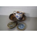 MIXED LOT VARIOUS BLUE AND WHITE CERAMICS