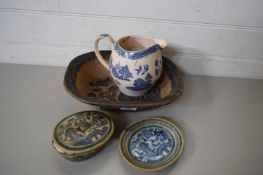 MIXED LOT VARIOUS BLUE AND WHITE CERAMICS