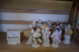 COLLECTION OF ROYAL DOULTON SNOWMAN MODELS PLUS TWO GLASS DEER