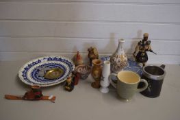 QUANTITY OF CERAMICS INCLUDING A FOLEY TWO-HANDLED CUP WITH VERSE AND OTHER ITEMS OF POTTERY