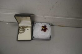 BOX CONTAINING ENAMEL BROOCH AND FURTHER SILVER METAL CHAIN