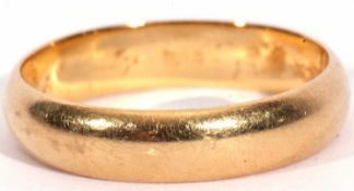 18ct gold wedding ring of plain polished design, London 1993, size S, 5gms