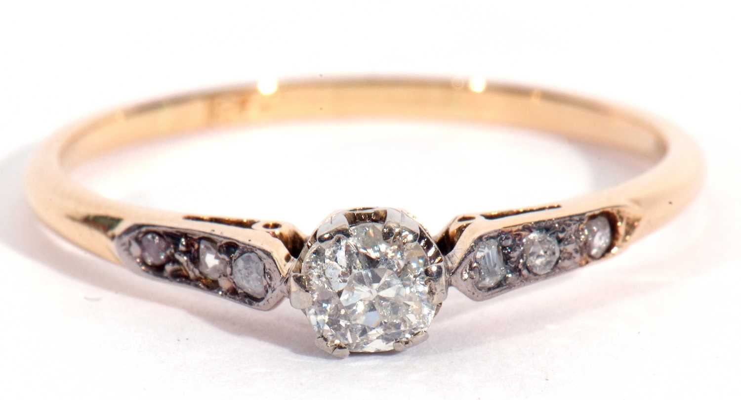 Antique single stone diamond ring, the round old cut diamond 0.20ct approx, raised between small