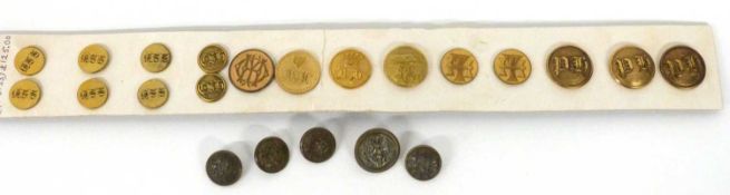 Small quantity of vintage brass buttons to include 17 hunting related examples mounted on card, five