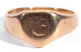 Victorian 15ct gold signet ring, the shield shaped panel chased with initials, London 1888, 5.