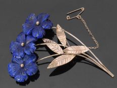 9ct gold lapis lazuli floral spray brooch, a design featuring three lapis flower heads, each with