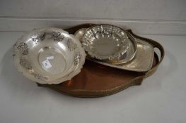MIXED LOT COPPER GALLERIED SERVING TRAY PLUS VARIOUS SMALL SILVER PLATED TRAYS