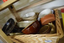 BASKET OF VARIOUS HOUSE CLEARANCE CERAMICS