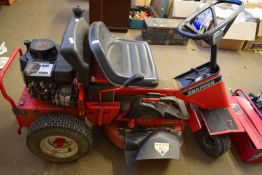SNAPPER RIDE-ON MOWER WITH BRIGGS & STRATTON ENGINE