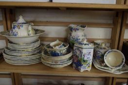 QUANTITY OF MASONS 'STRATHMORE' PATTERN TABLE WARES