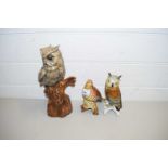 MIXED LOT COMPRISING A ENS MODEL OF AN OWL, A BESWICK MODEL OF A THRUSH AND A FURTHER RESIN MODEL OF