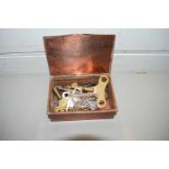 SMALL BOX CONTAINING VARIOUS CLOCK KEYS AND OTHER ITEMS