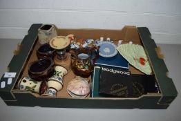 BOX VARIOUS CERAMICS TO INCLUDE VASES, A LAUGHARNE POTTERY GOBLET, VARIOUS THIMBLES, WEDGWOOD AND