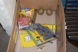 BOX OF VARIOUS GARAGE CLEARANCE ITEMS TO INCLUDE A YALE DEADLOCK